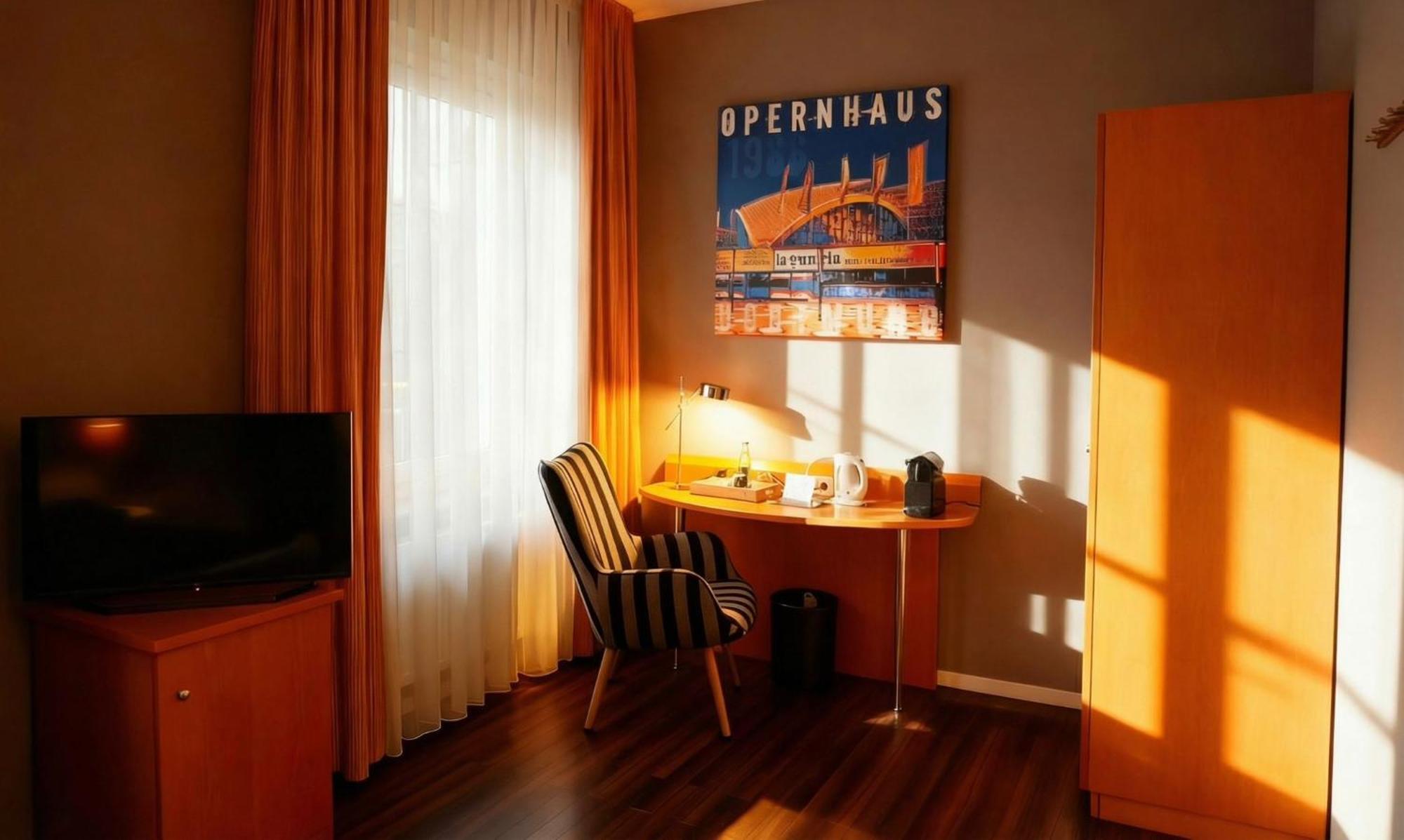 Deluxe Single Room,1742569714:JPEG